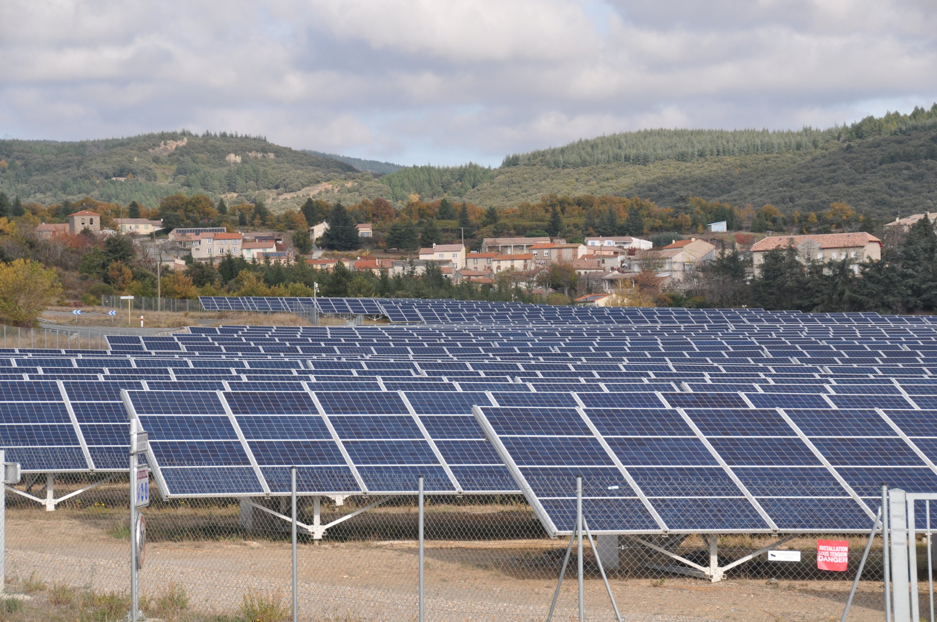 Centrale photovoltaïque de Castan dans le sud de la France