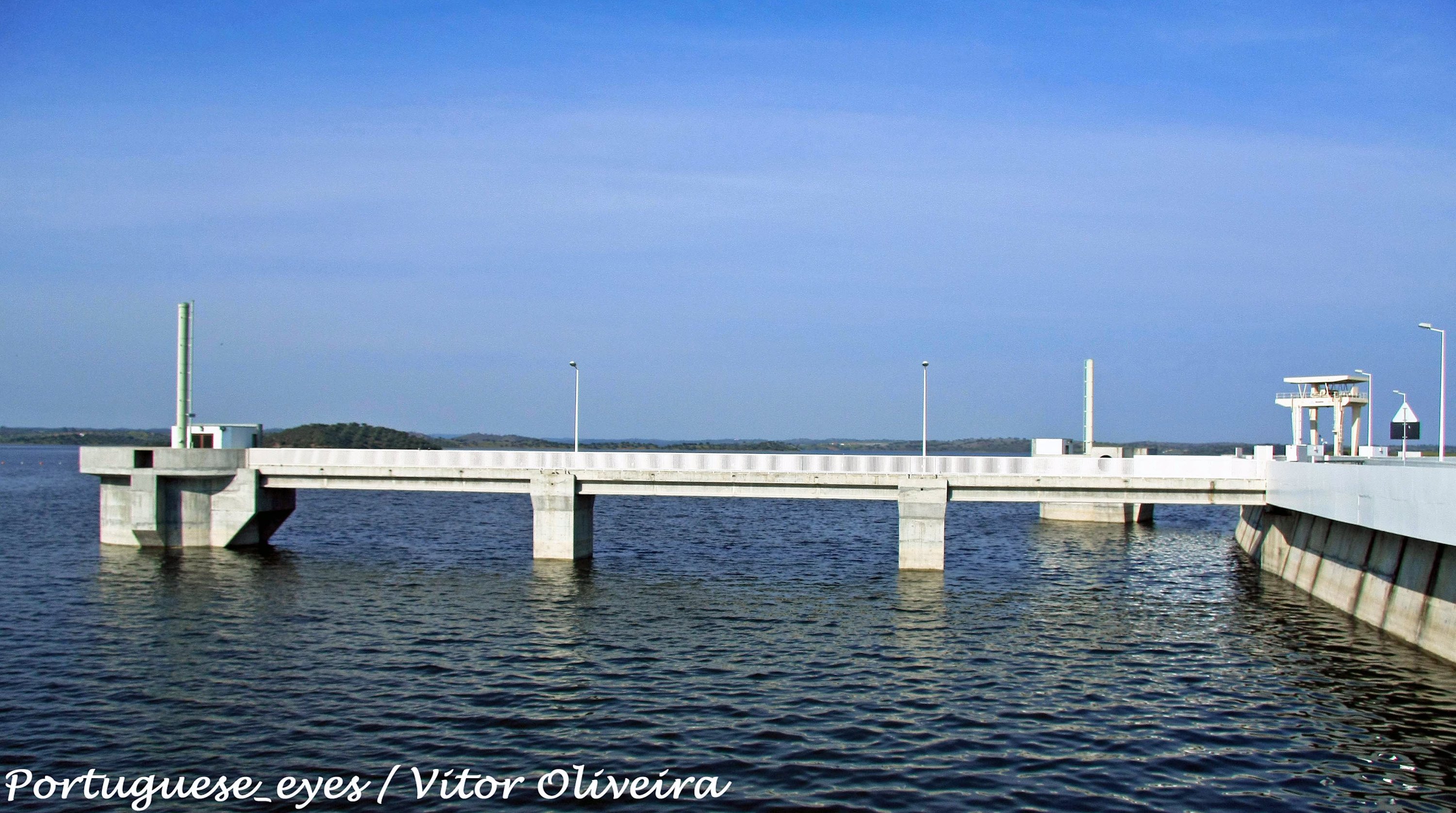 Barragem do Alqueva no Rio Guadiana, o ativo de armazenamento por bombagem e armazenamento de energia de longa duração âncora de Portugal