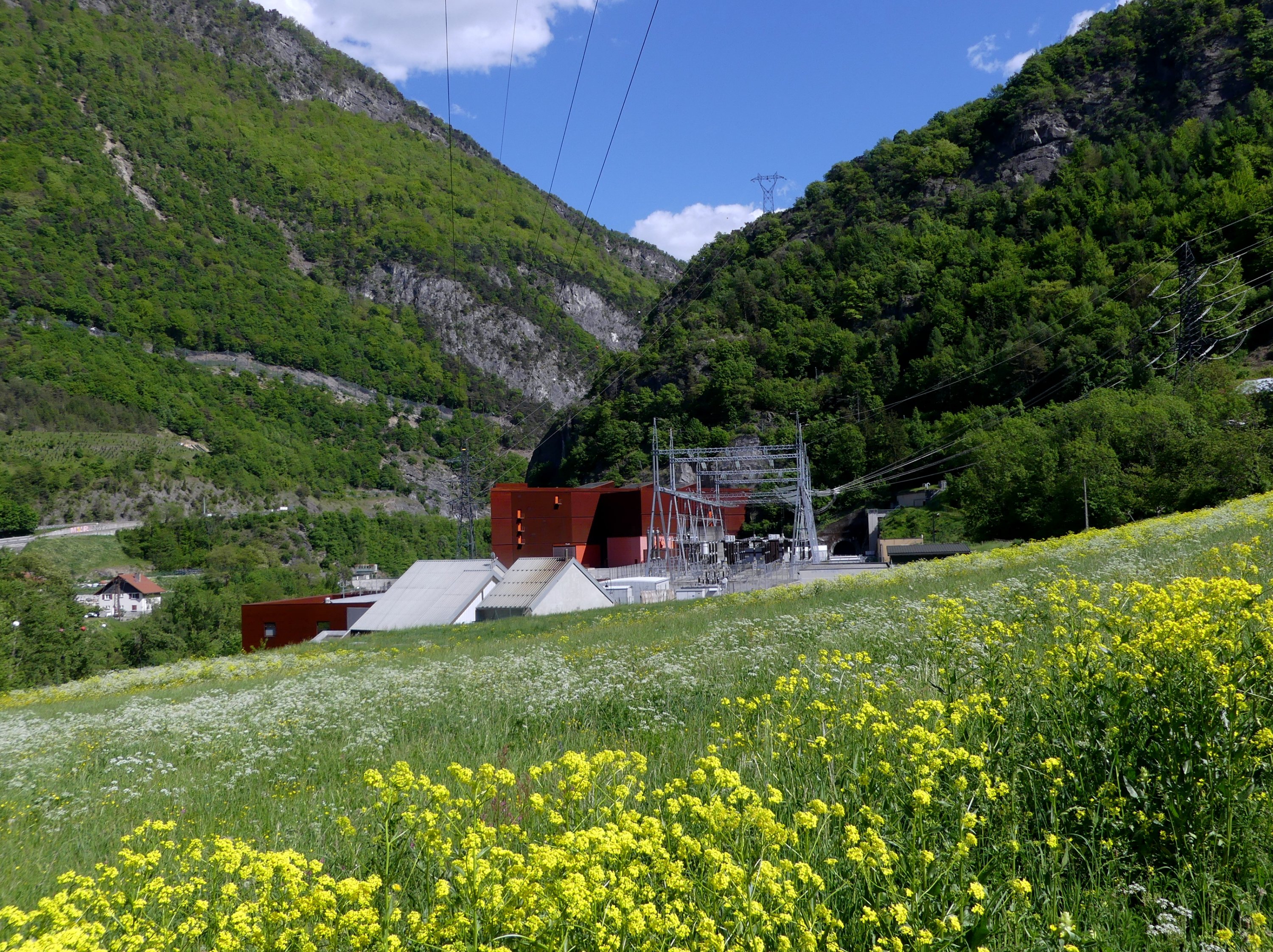Centrale hydroélectrique de pompage-turbinage de La Coche dans les Alpes de Savoie