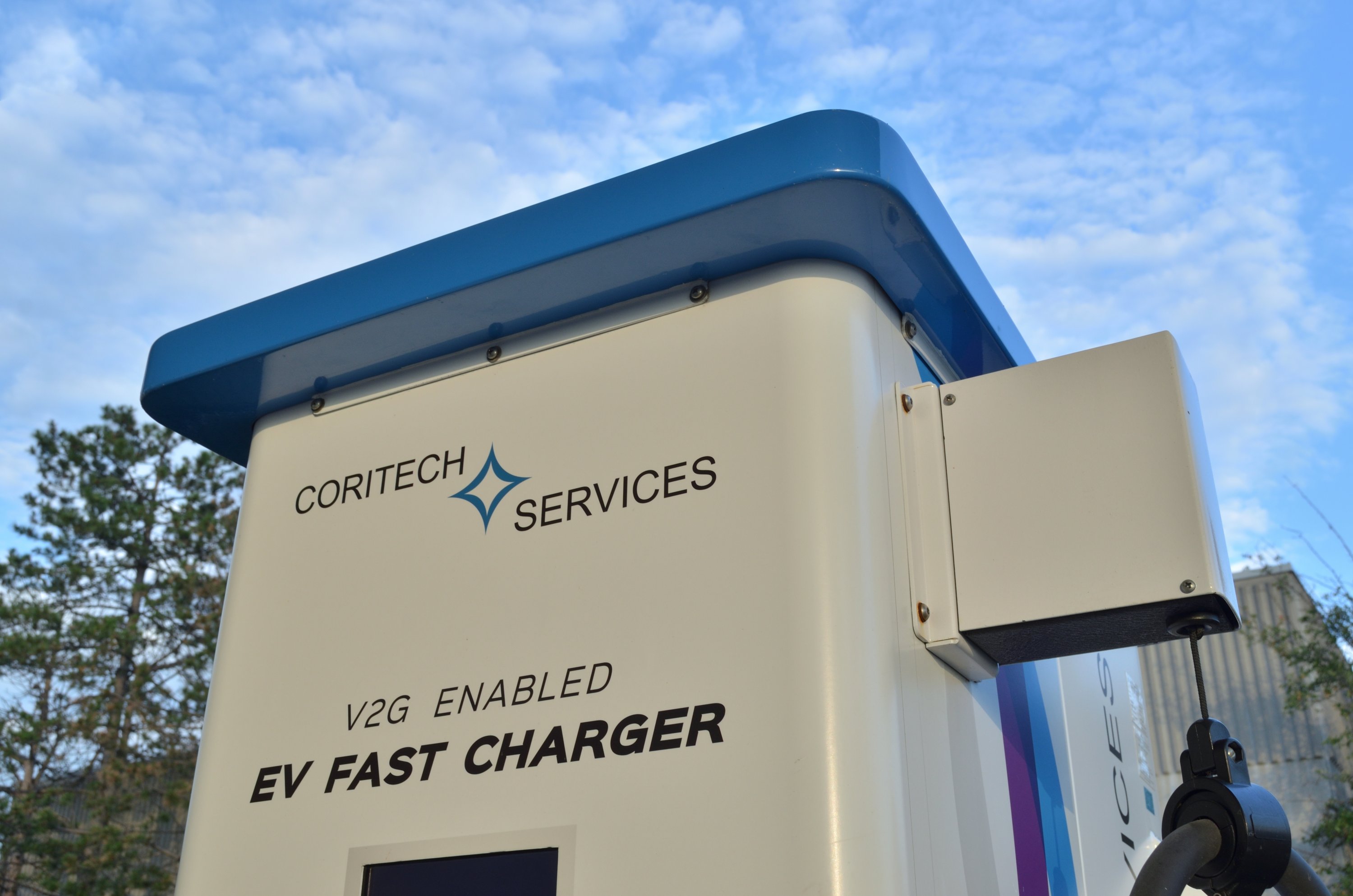 V2G-fähiger Schnelllader für bidirektionales Laden